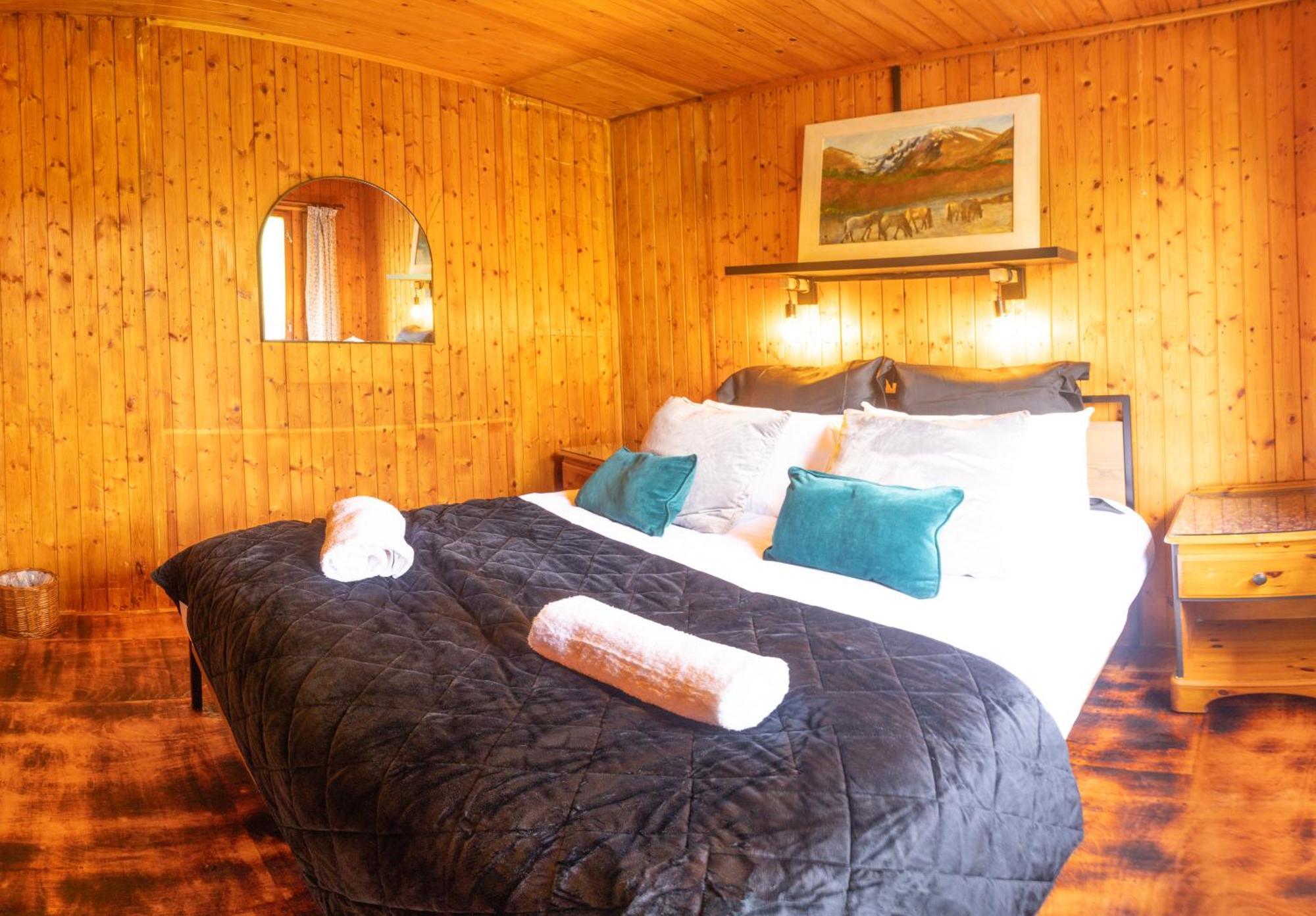 Kingswood Lodges Fort William Buitenkant foto